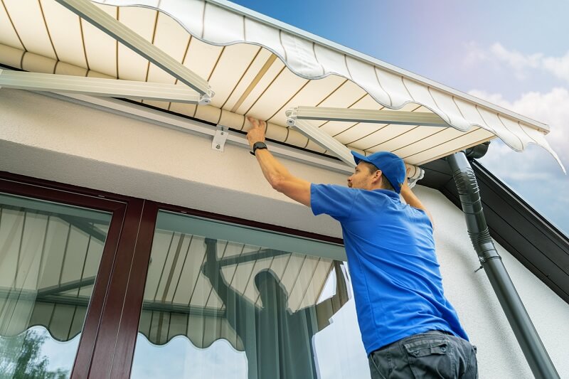 installing a retractable awning