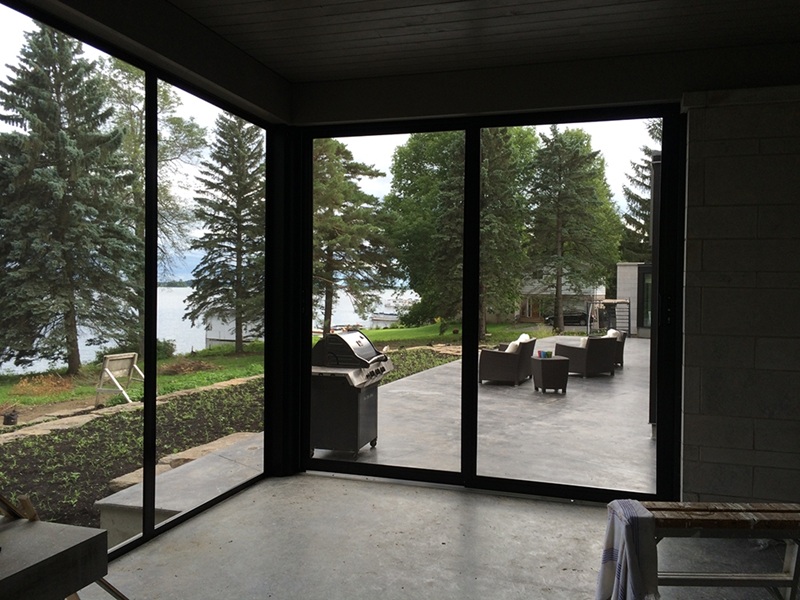 Screened Deck room